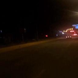 奇葩路灯带你吃瓜,探寻奇葩路灯背后的趣味故事